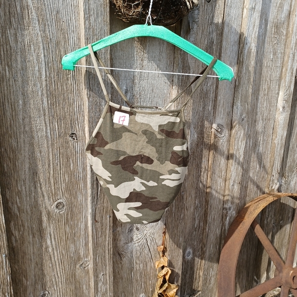 2 Summer tops by MinkPink and Garage - Picture 2 of 11